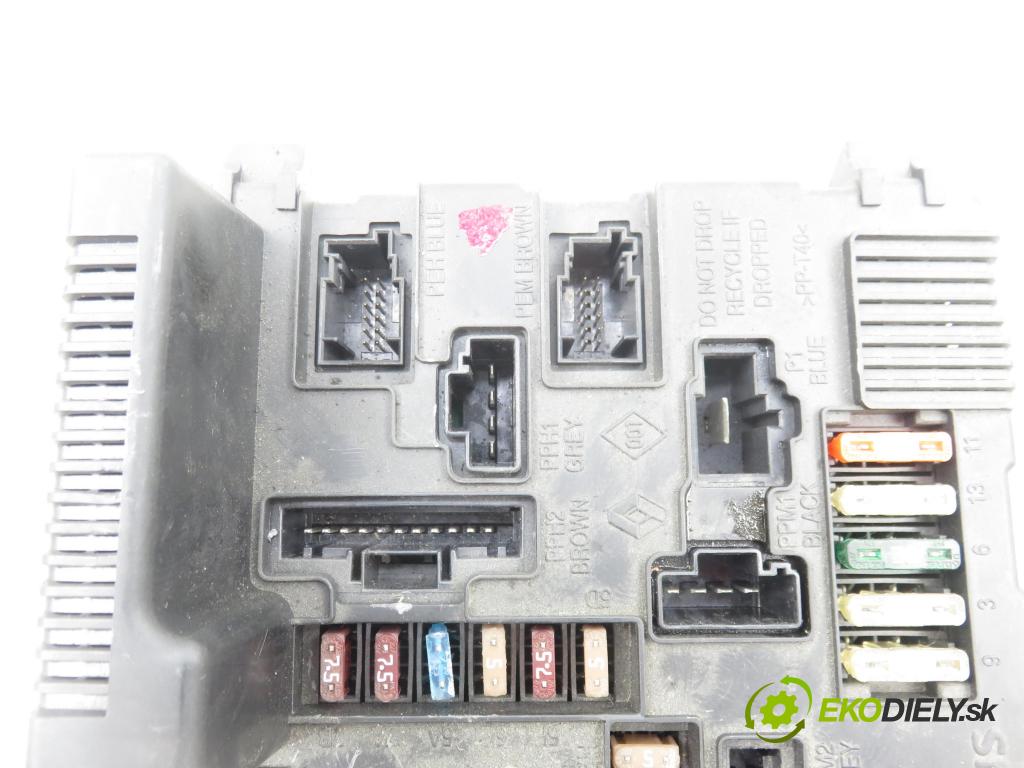 RENAULT GRAND SCENIC II (JM0/1_) VAN 2005 83,00 1.6 - K4M 782 1598,00 riadiaca jednotka / MODUL INNE: S118399200E ; 8200306032B