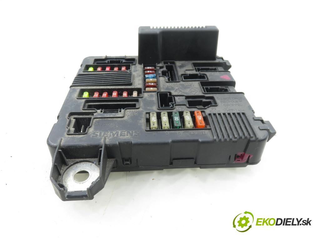 RENAULT GRAND SCENIC II (JM0/1_) VAN 2005 83,00 1.6 - K4M 782 1598,00 riadiaca jednotka / MODUL INNE: S118399200E ; 8200306032B