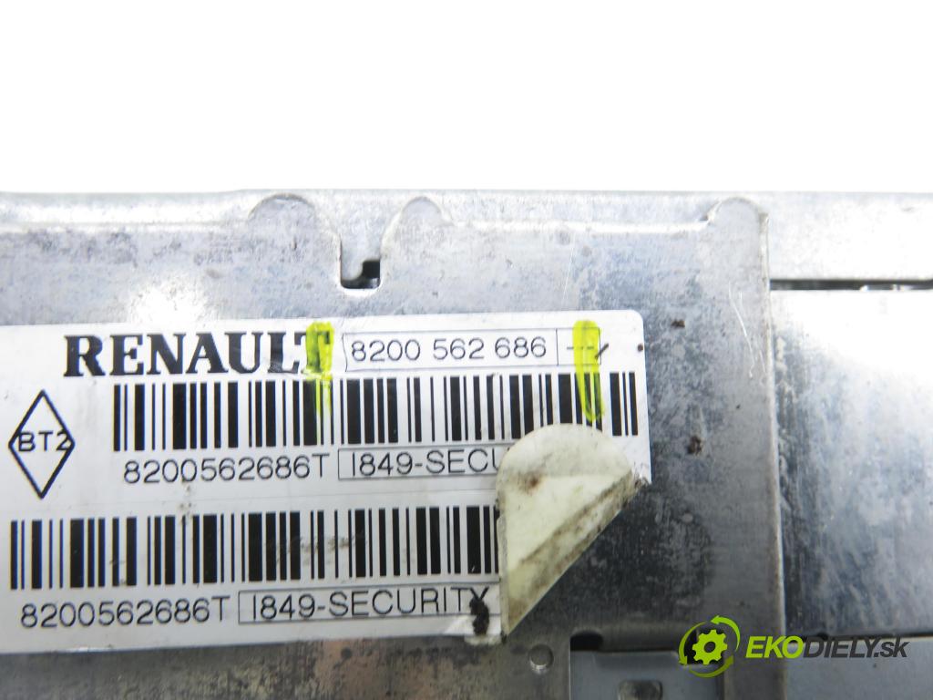 RENAULT SCENIC II (JM0/1_) MINIVAN 2006 96,00 1.9 dCi (JM15) - F9Q 804 1870,00 RADIO CD 8200562686