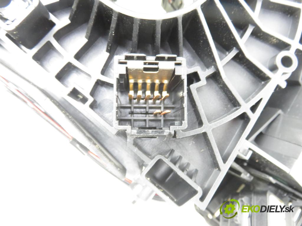 RENAULT GRAND SCENIC II (JM0/1_) VAN 2005 83,00 1.6 - K4M 782 1598,00 PAKA/ŘAZENÍ/SADA: 8200127728 ; 61880052E