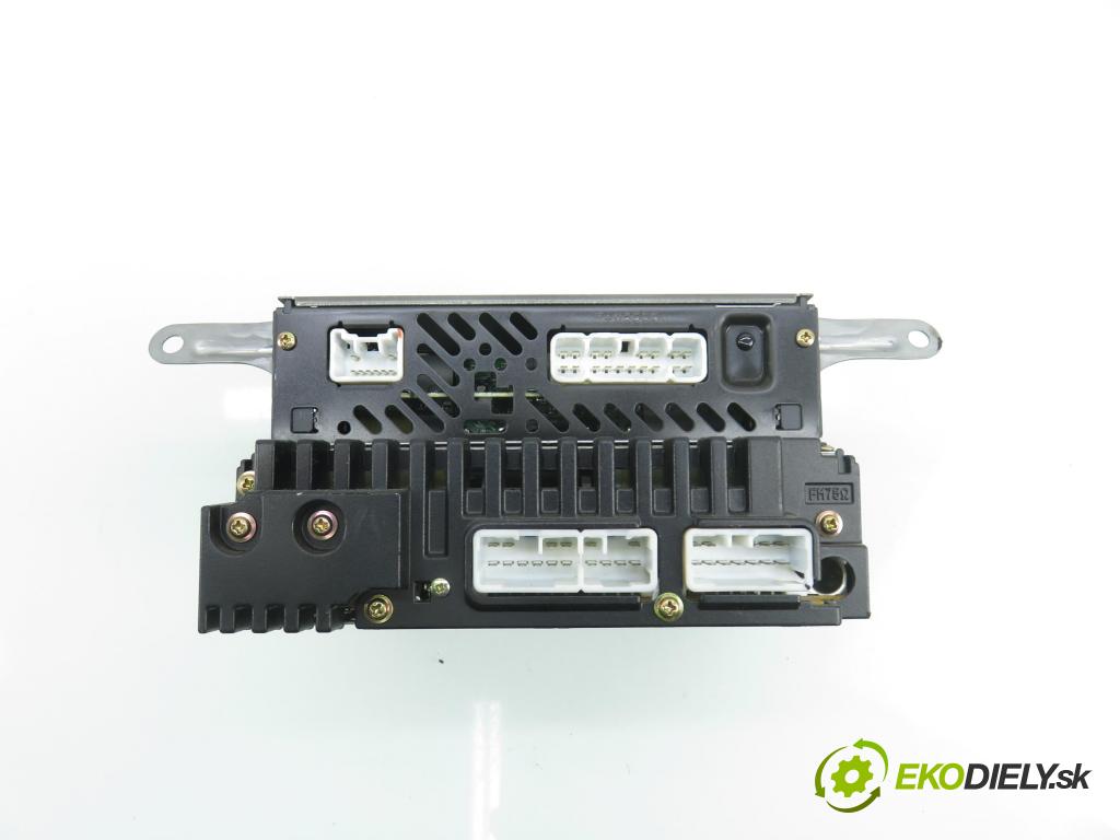 TOYOTA AVENSIS VERSO (_M2_) MINIVAN 2004 85,00 2.0 D (CLM20_) - 1CD-FTV 1995,00 RADIO CD 8612042130