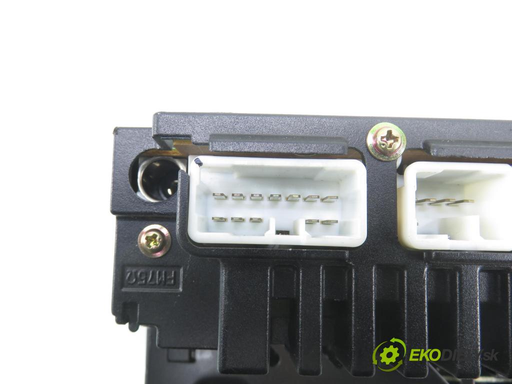 TOYOTA AVENSIS VERSO (_M2_) MINIVAN 2004 85,00 2.0 D (CLM20_) - 1CD-FTV 1995,00 RADIO CD 8612042130