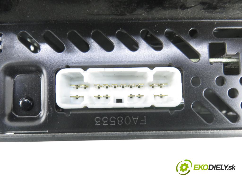 TOYOTA AVENSIS VERSO (_M2_) MINIVAN 2004 85,00 2.0 D (CLM20_) - 1CD-FTV 1995,00 RADIO CD 8612042130