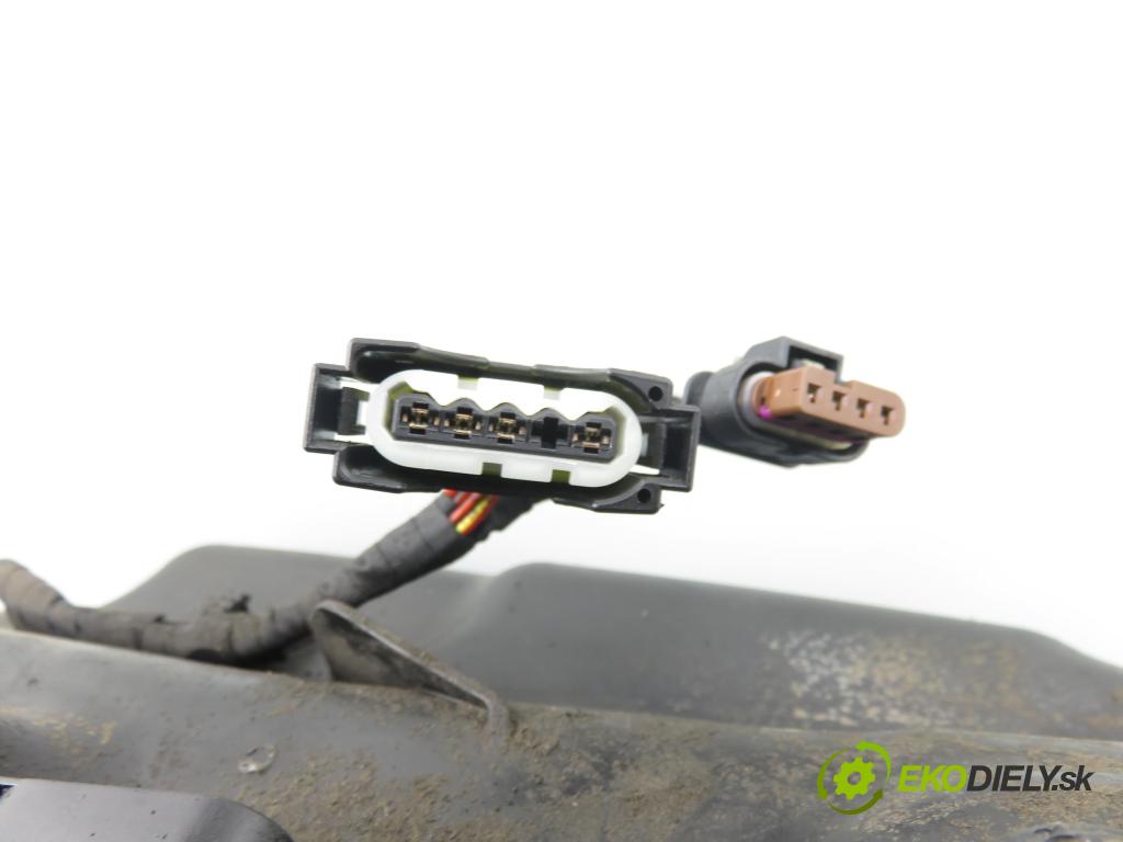 VW GOLF VII Variant (BA5, BV5) KOMBI 2019 850,00 1.6 TDI CR 115 - DGTE 1598,00 nádržka TEKUTINA: FAP 5Q0131877F