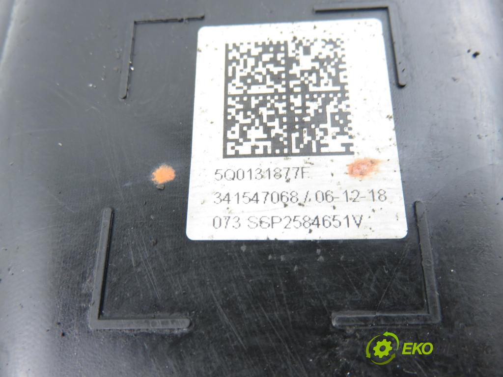 VW GOLF VII Variant (BA5, BV5) KOMBI 2019 850,00 1.6 TDI CR 115 - DGTE 1598,00 nádržka TEKUTINA: FAP 5Q0131877F