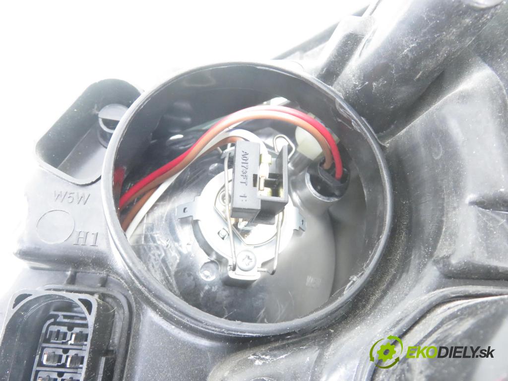 VW POLO (9N_) HB 2006 51,00 1.4 TDI - BNM 1422,00 Svetlo PP