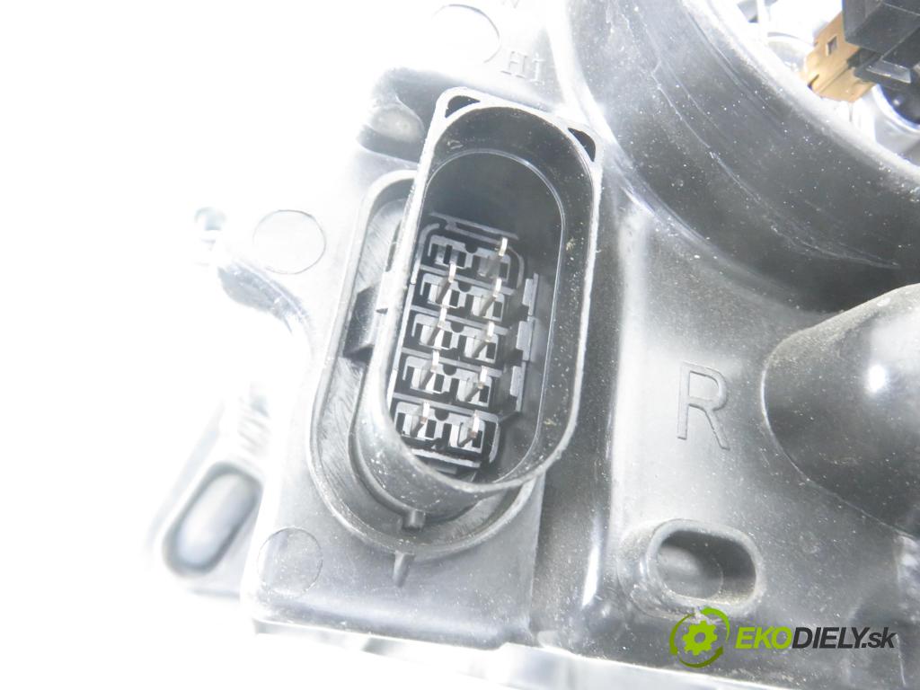 VW POLO (9N_) HB 2006 51,00 1.4 TDI - BNM 1422,00 Svetlo PP
