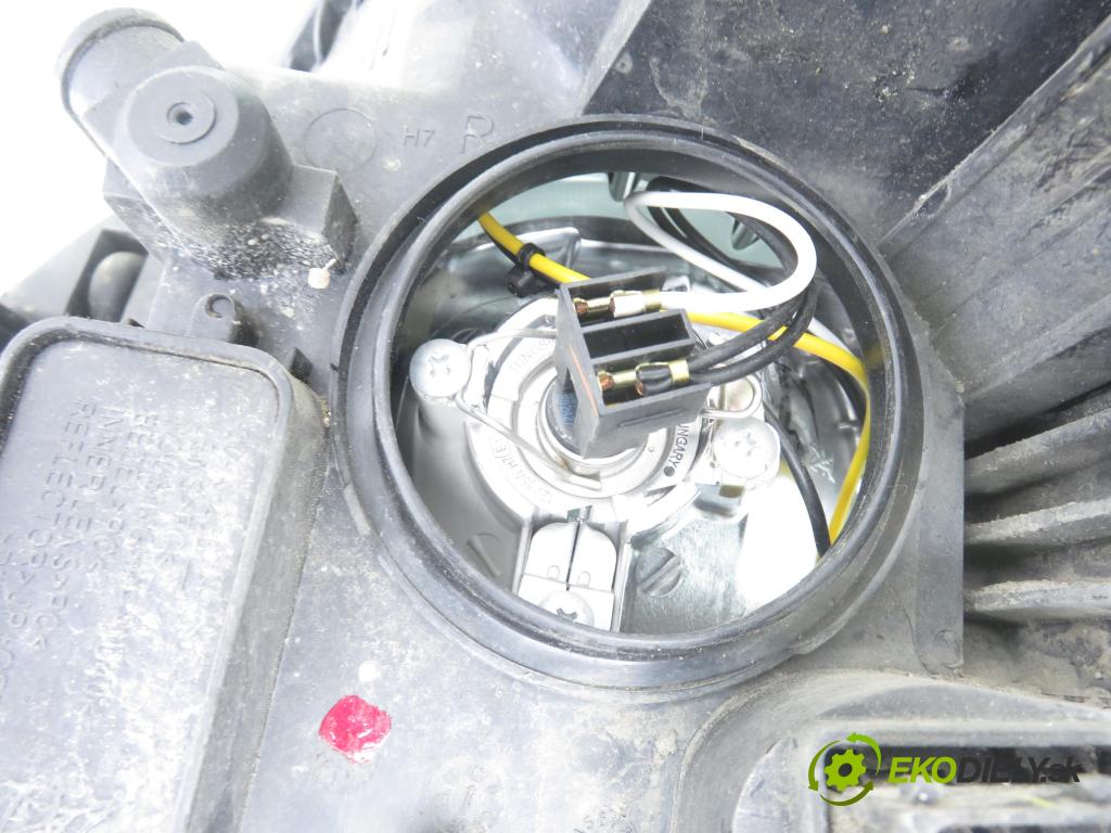 OPEL ZAFIRA B (A05) MINIVAN 2005 88,00 1.9 CDTI 8V 120 - Z 19 DT 1910,00 Svetlo PP