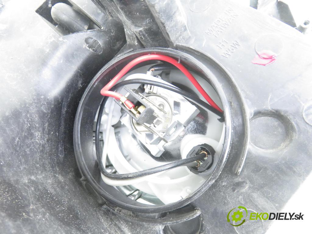 OPEL ZAFIRA B (A05) MINIVAN 2005 88,00 1.9 CDTI 8V 120 - Z 19 DT 1910,00 Svetlo LP