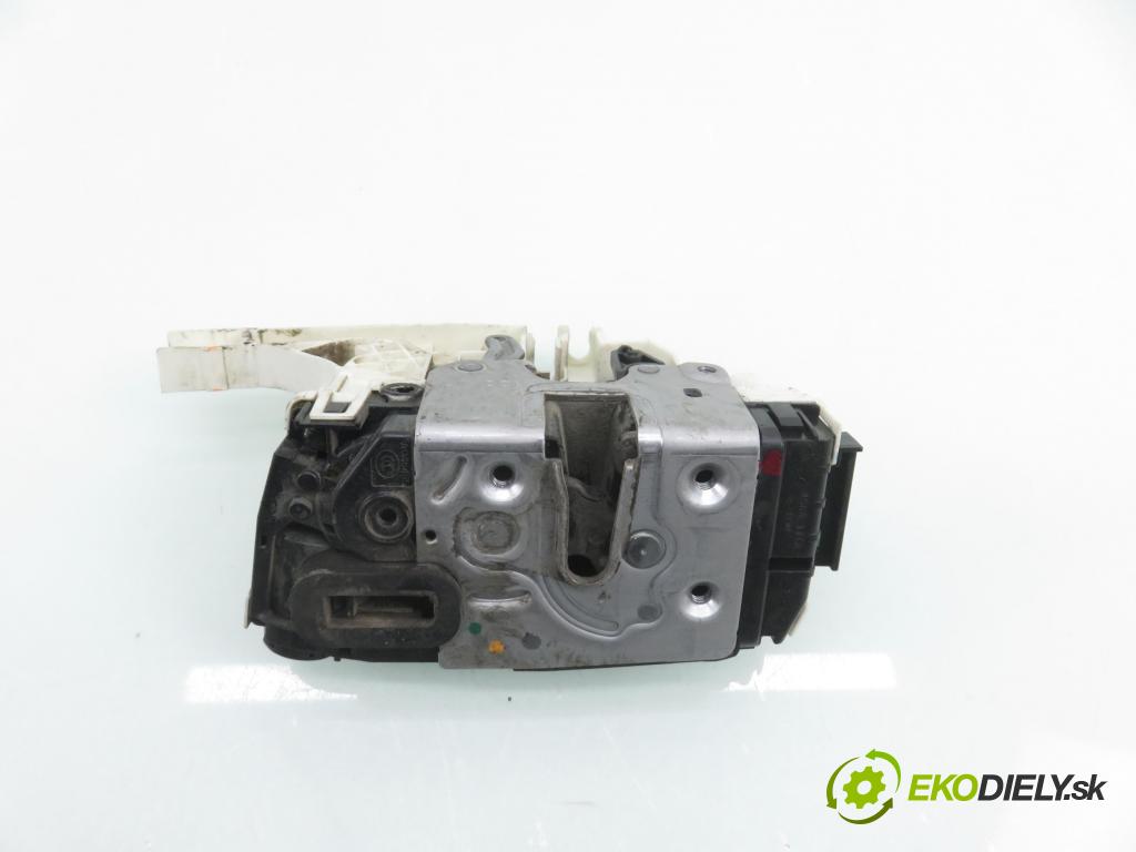 MERCEDES-BENZ SPRINTER 3,5-t Skrzynia (906) FURGON 2011 95,00 313 CDI (906.631, 906.633, 906.635, 906.637) - OM  2143,00 zámok Dvere posúvne 9067304335