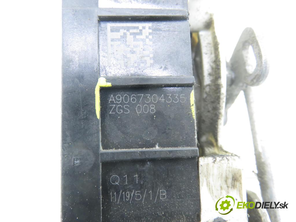 MERCEDES-BENZ SPRINTER 3,5-t Skrzynia (906) FURGON 2011 95,00 313 CDI (906.631, 906.633, 906.635, 906.637) - OM  2143,00 zámok Dvere posúvne 9067304335