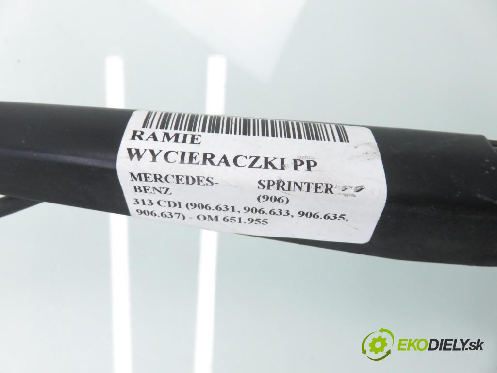 MERCEDES-BENZ SPRINTER 3,5-t Skrzynia (906) FURGON 2011 95,00 313 CDI (906.631, 906.633, 906.635, 906.637) - OM  2143,00 RAMENO: stěrače PP 0018205944 ; 9068200644