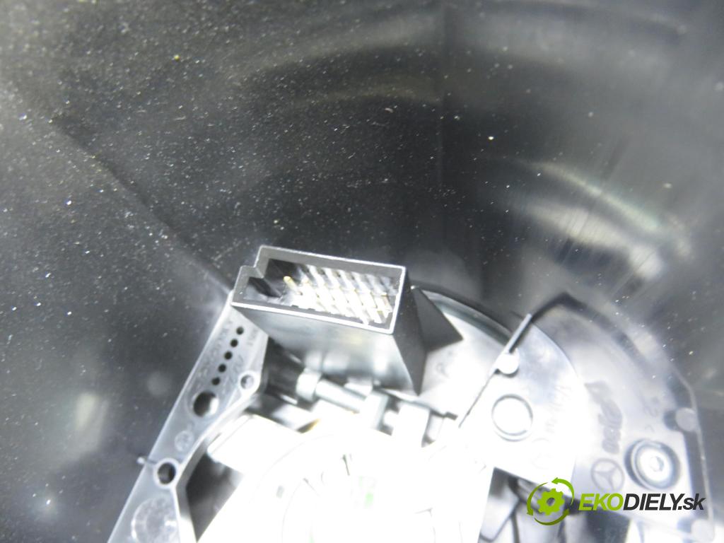 MERCEDES-BENZ KLASA A (W169) HB 2005 80,00 2.0 CDI 109 - OM 640.940 1991,00 / ŘAZENÍ / levá strana A1694640618