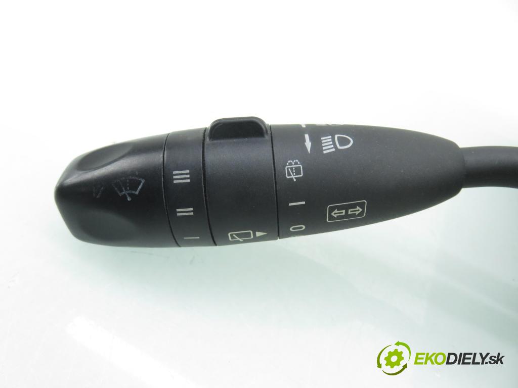 MERCEDES-BENZ KLASA A (W169) HB 2005 80,00 2.0 CDI 109 - OM 640.940 1991,00 / ŘAZENÍ / levá strana A1694640618