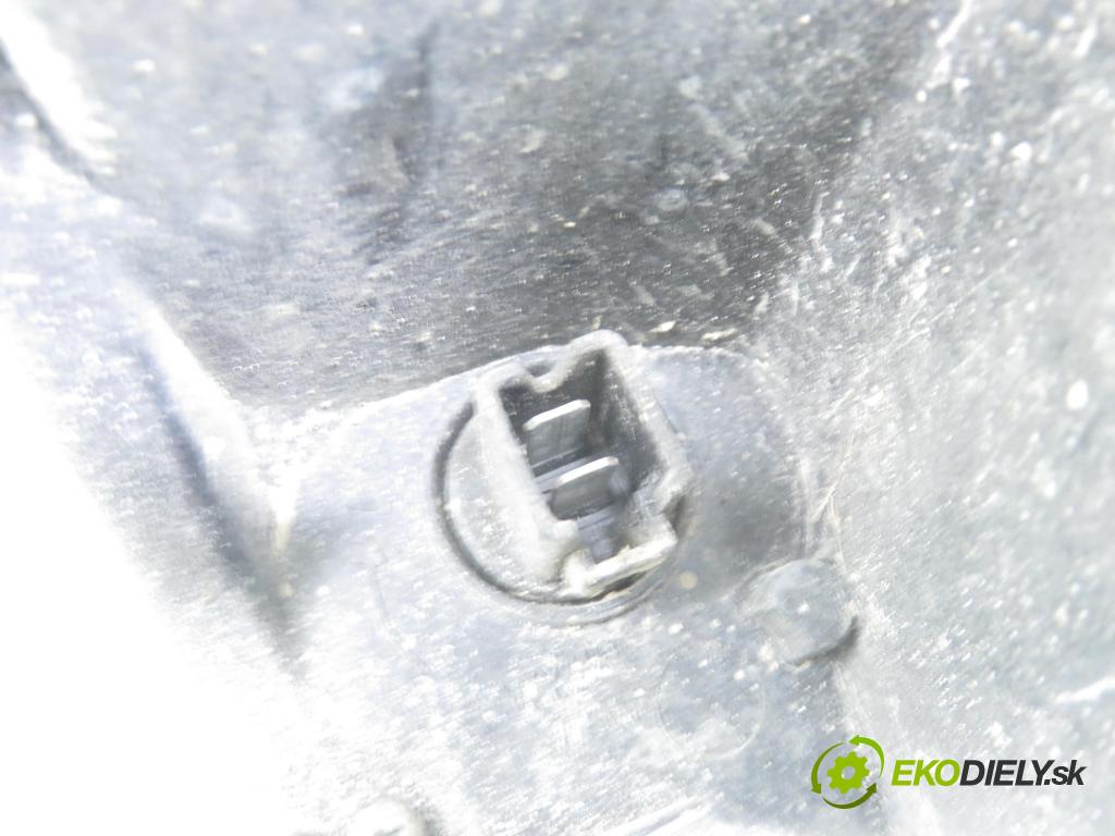 SUZUKI GRAND VITARA II (JT, TE, TD) SUV 2006 95,00 1.9 DDiS 129 4x4 - F9Q 264 1870,00 světlo LP