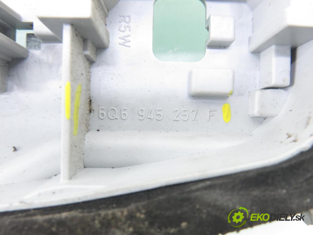 VW POLO (9N_) HB 2008 59,00 1.4 TDI - BNV 1422,00 PŘÍSPĚVEK svetla levý ZADNÍ: 6Q6945257F