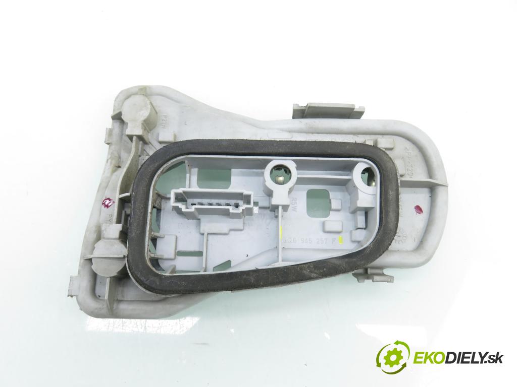 VW POLO (9N_) HB 2008 59,00 1.4 TDI - BNV 1422,00 PŘÍSPĚVEK svetla levý ZADNÍ: 6Q6945257F