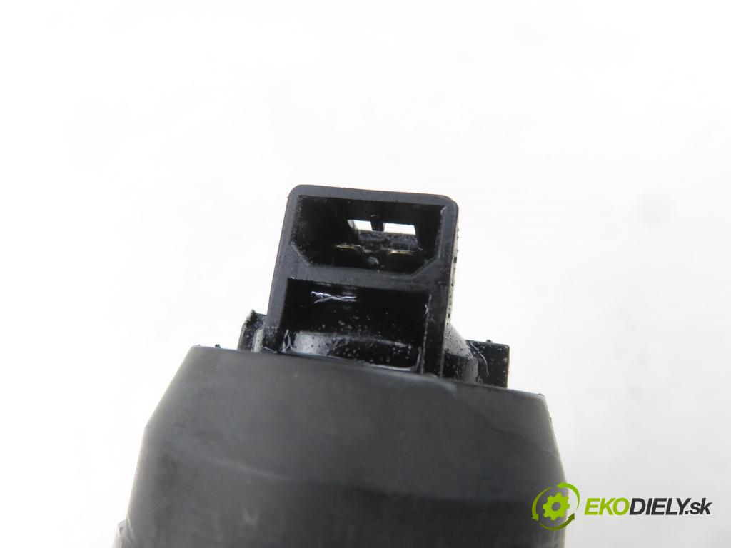 VW POLO (9N_) HB 2008 59,00 1.4 TDI - BNV 1422,00 Vstrekovač 038130073BP ; 0414720314 (Vstrekovač paliva)