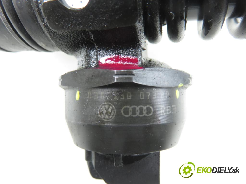 VW POLO (9N_) HB 2008 59,00 1.4 TDI - BNV 1422,00 Vstrekovač 038130073BP ; 0414720314 (Vstrekovač paliva)