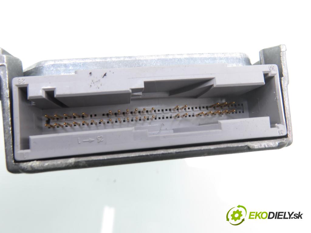 RENAULT CLIO II (BB_, CB_) HB 2004 74,00 1.5 dCi - K9K 712 1461,00 MODUL air BAG 8200230857 ; 0285001496