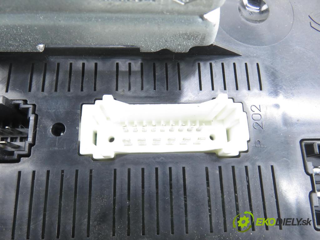 RENAULT CLIO II (BB_, CB_) HB 2004 74,00 1.5 dCi - K9K 712 1461,00 MODUL UCH-2 8200207134A ; P8200207134A