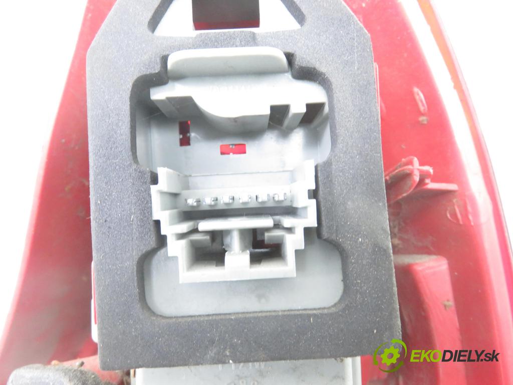 RENAULT CLIO II (BB_, CB_) HB 2004 74,00 1.5 dCi - K9K 712 1461,00 Svetlo ľavé zadné 8200071413