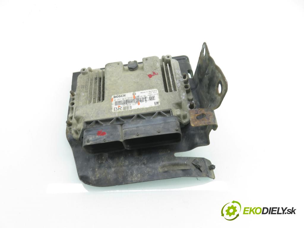 OPEL ZAFIRA B (A05) MINIVAN 2005 88,00 1.9 CDTI 8V 120 - Z 19 DT 1910,00 řídící jednotka motora 0281012549 ; 55198922