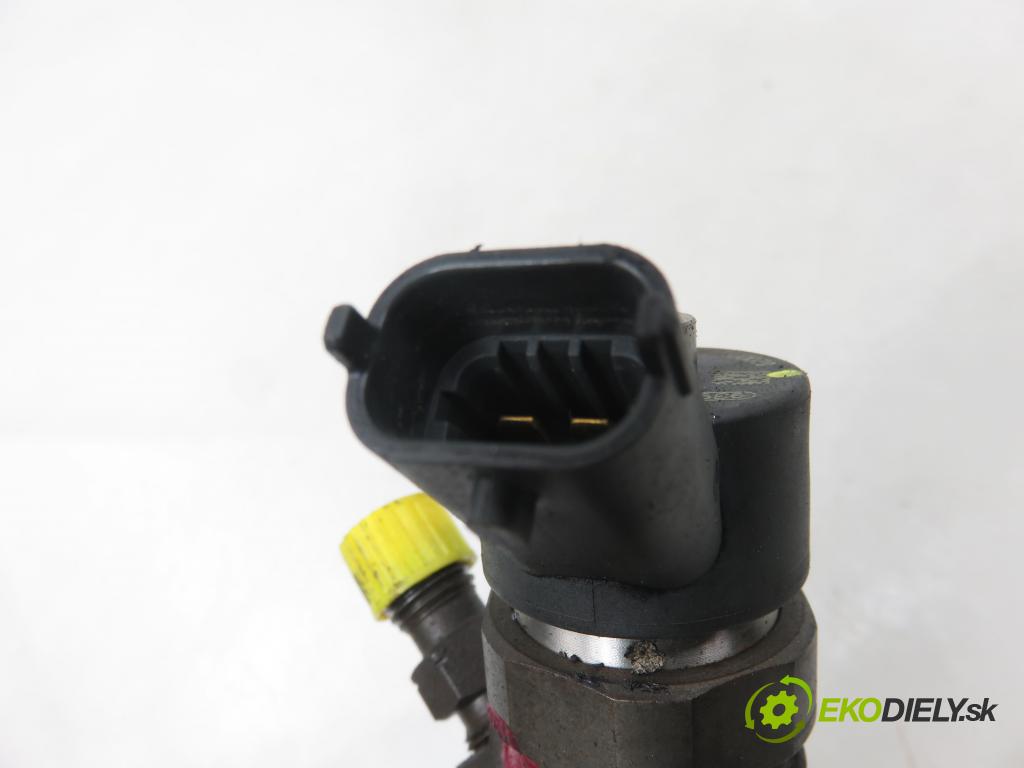 SUZUKI GRAND VITARA II (JT, TE, TD) SUV 2006 95,00 1.9 DDiS 129 4x4 - F9Q 264 1870,00 vstrekovač 8200389369 ; 0445110230 (Vstrekovač paliva)