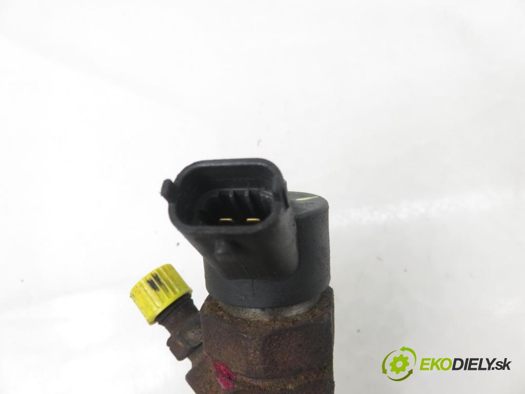 RENAULT TRAFIC II Autobus (JL) BUS 2002 74,00 1.9 dCI 100 (JL0C) - F9Q 760 1870,00 vstřikovač 0445110146 ; 8200238528 (Vstřikovač paliva)