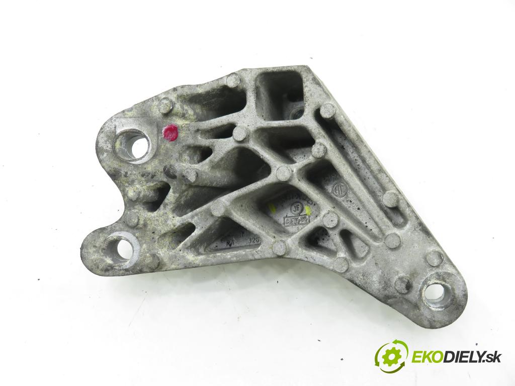 VOLVO V50 (MW) KOMBI 2005 103,00 2.4 - B 5244 S5 2435,00 uchycení převodovky 3M517M125JF