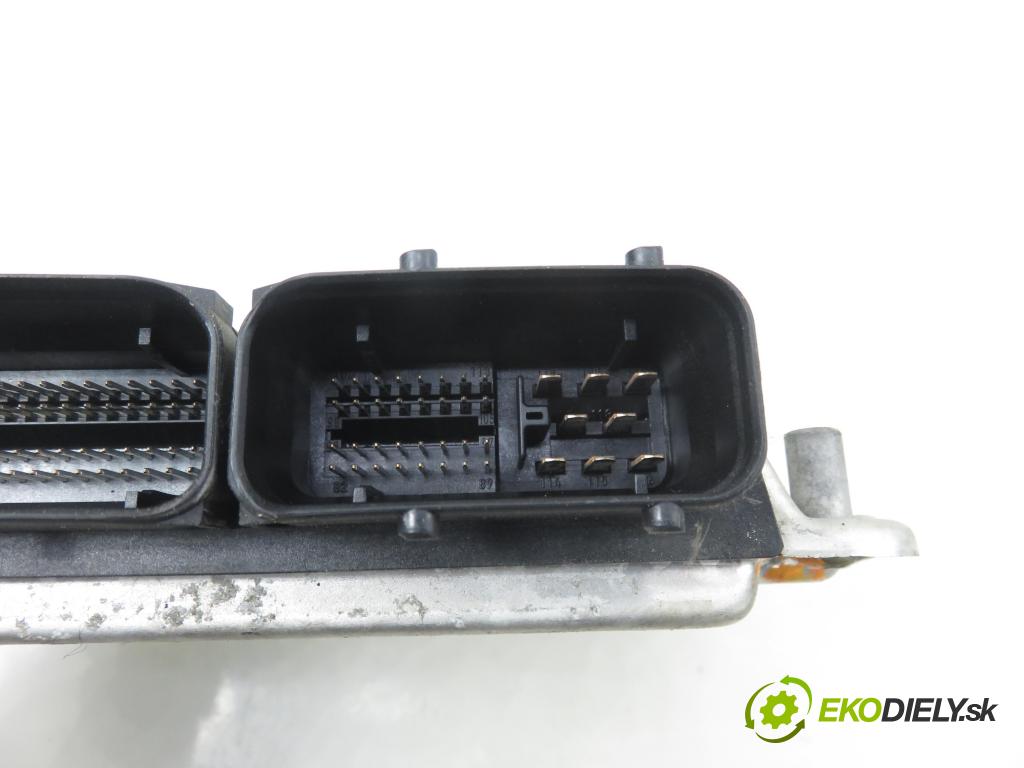 SKODA OCTAVIA I Combi (1U5) KOMBI 2003 66,00 1.9 TDI 90 - ALH 1896,00 řídící jednotka motora 038906012H ; 0281010129