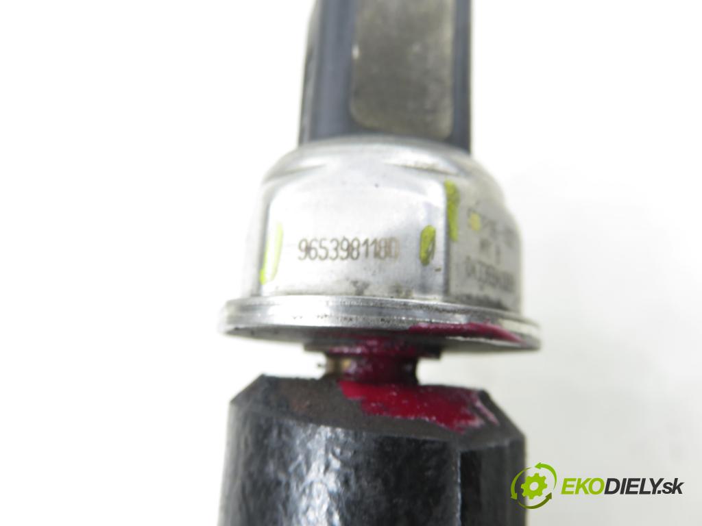 FORD FOCUS II (DA_, HCP) HB 2005 80,00 1.6 TDCi - G8DD 1560,00 lišta vstřikovací 965492680 ; 55PP0602 ; 9653981180 (Vstřikovací lišta)