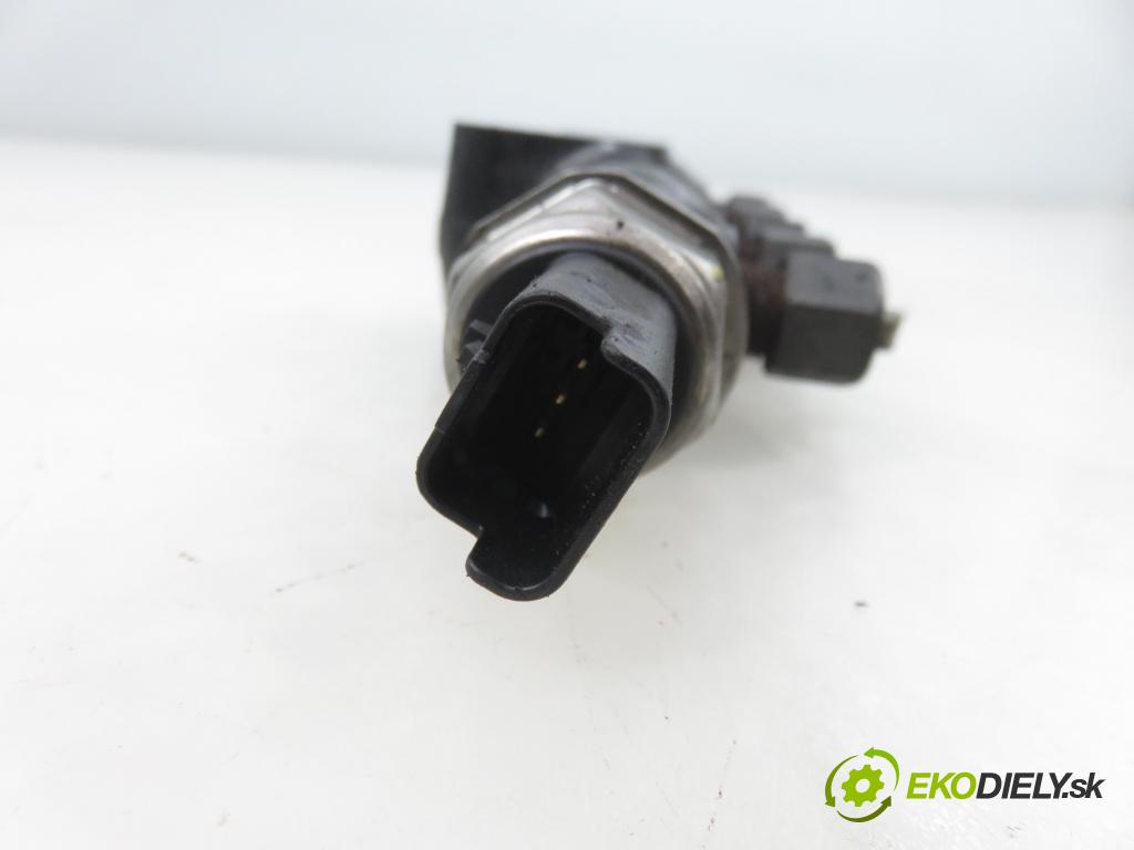 FORD FOCUS II (DA_, HCP) HB 2005 80,00 1.6 TDCi - G8DD 1560,00 lišta vstřikovací 965492680 ; 55PP0602 ; 9653981180 (Vstřikovací lišta)