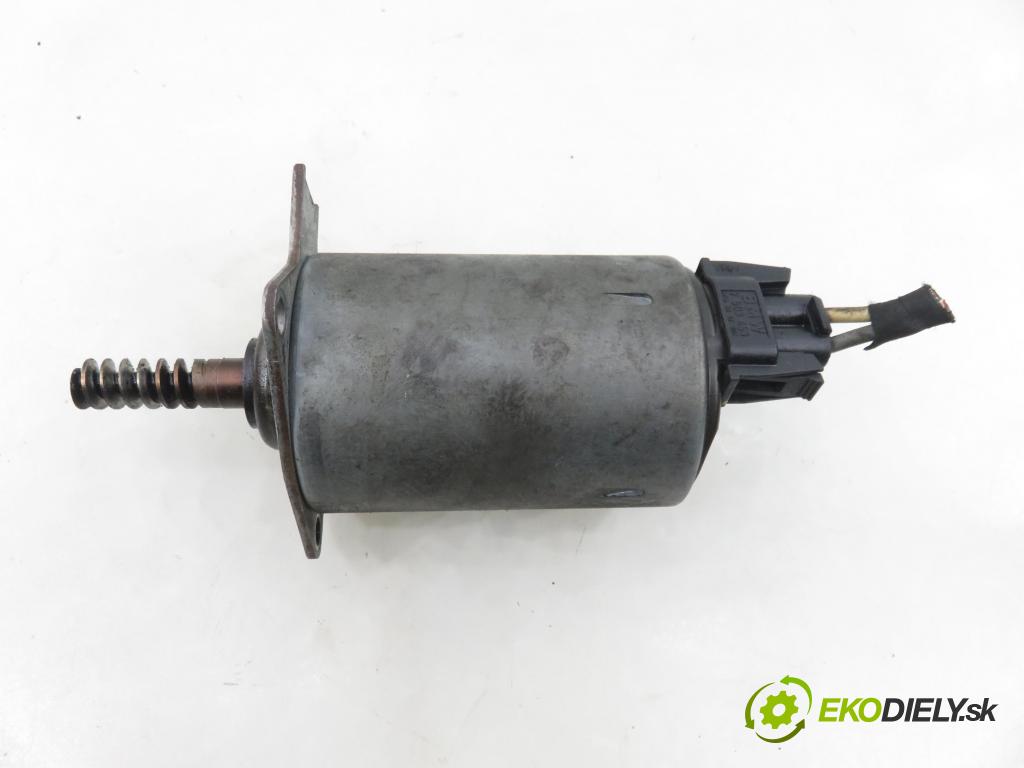 PEUGEOT 207 SW (WK_) KOMBI 2008 88,00 1.6 16V - 5FW (EP6) 1598,00 Snímač časovania Vačkový hriadeľ: A2C53112944 ; V753390580 ; V75339058008