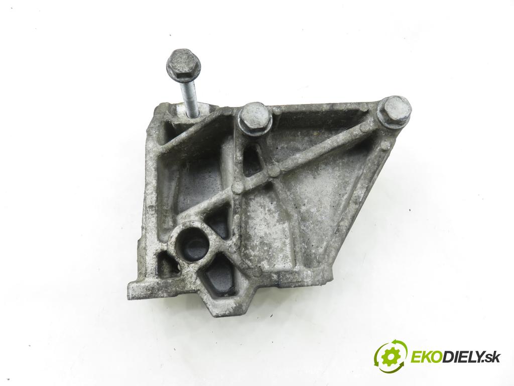 VW GOLF IV (1J1) HB 2002 66,00 1.9 TDI 90 - ALH 1896,00 uchycení převodovky 1J0199117P