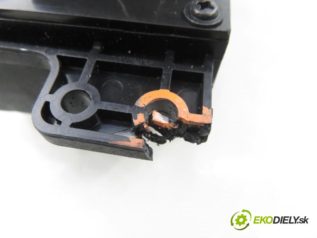 KIA SORENTO I (JC) SUV 2004 103,00 2.5 CRDi 140 - D4CB 2497,00 Panel kúrenia KLIMATRONIK 972503E110