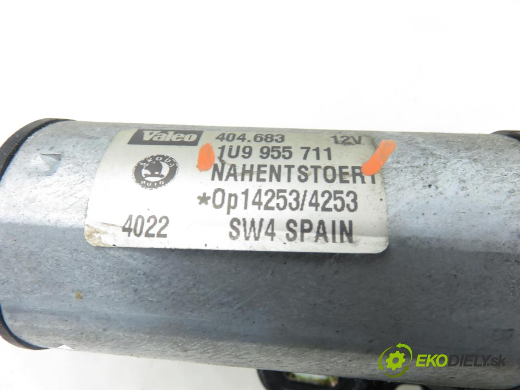 SKODA OCTAVIA I Combi (1U5) KOMBI 2003 66,00 1.9 TDI 90 - ALH 1896,00 motorek stěrače ZADNÍ: 1U9955711