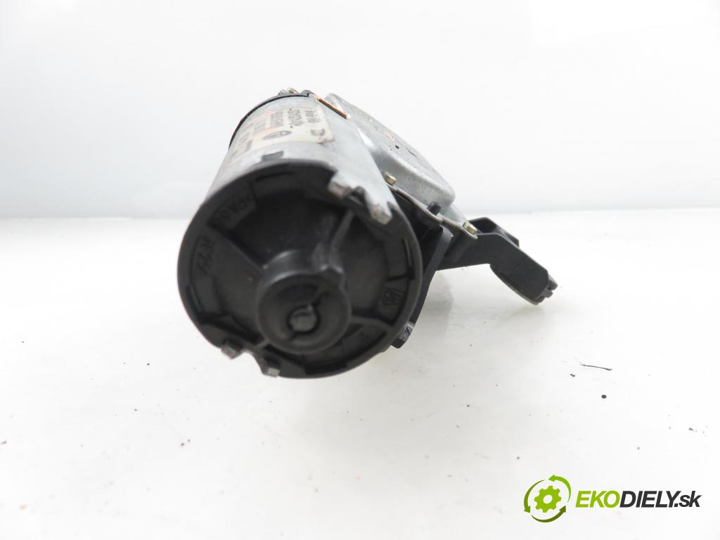 SKODA OCTAVIA I Combi (1U5) KOMBI 2003 66,00 1.9 TDI 90 - ALH 1896,00 motorek stěrače ZADNÍ: 1U9955711