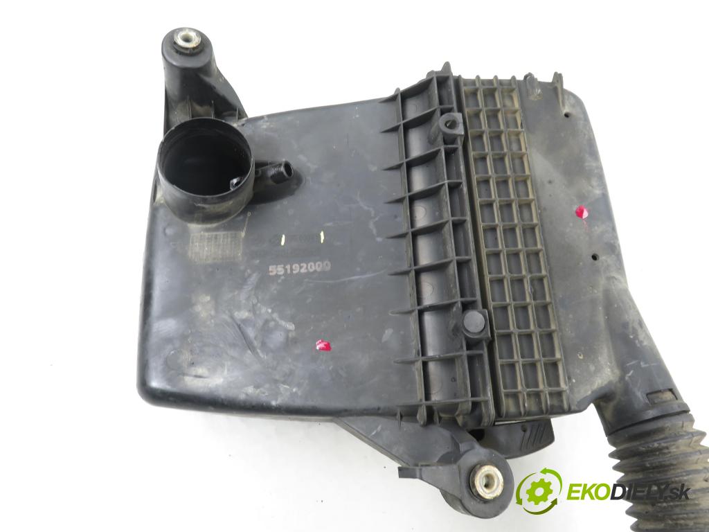 FIAT PANDA (169_) HB 2003 40,00 1.1 54 - 187 A1.000 1108,00 obal filtra vzduchu 46800166 (Kryt vzduchového filtru)