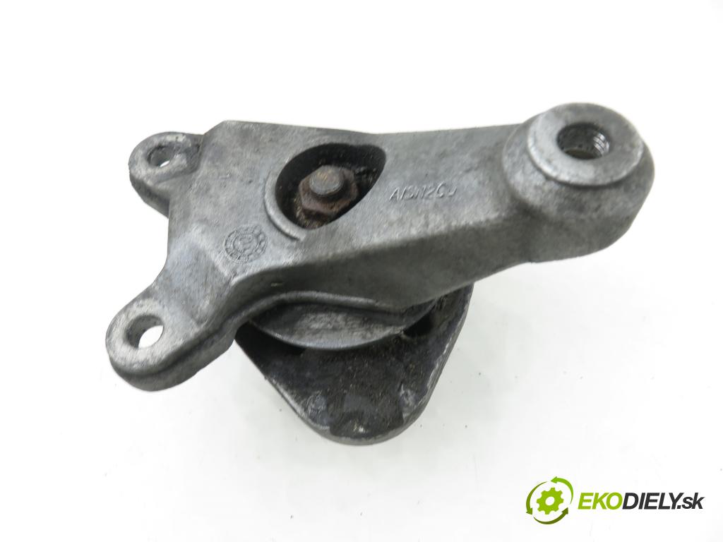 AUDI A4 (8E2, B6) SEDAN 2001 96,00 1.9 TDI PD 130 - AWX 1896,00 uchycení převodovky 