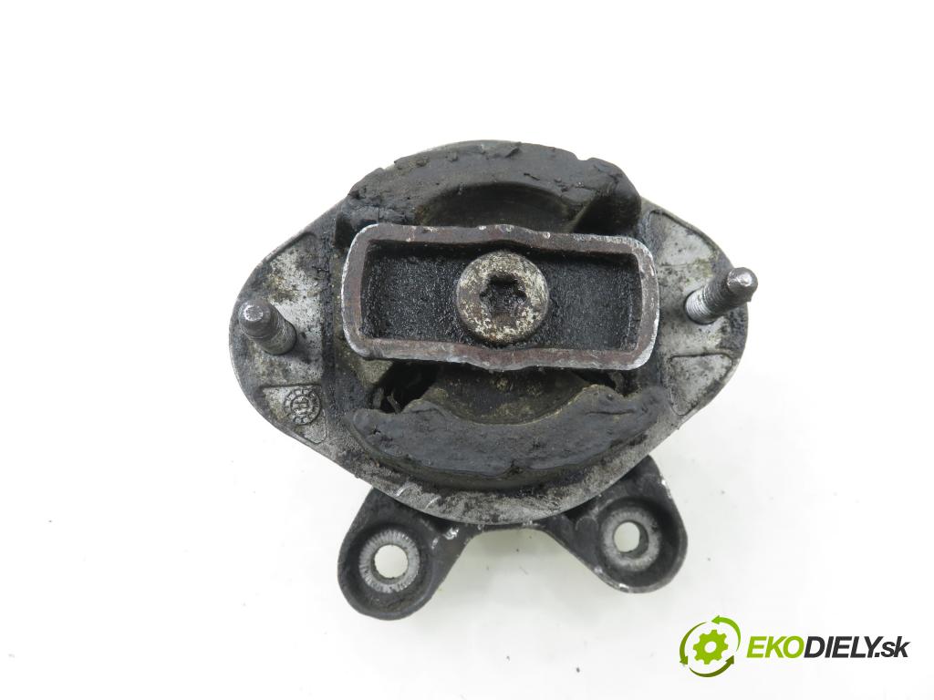 AUDI A4 (8E2, B6) SEDAN 2001 96,00 1.9 TDI PD 130 - AWX 1896,00 Uchytenie prevodovky