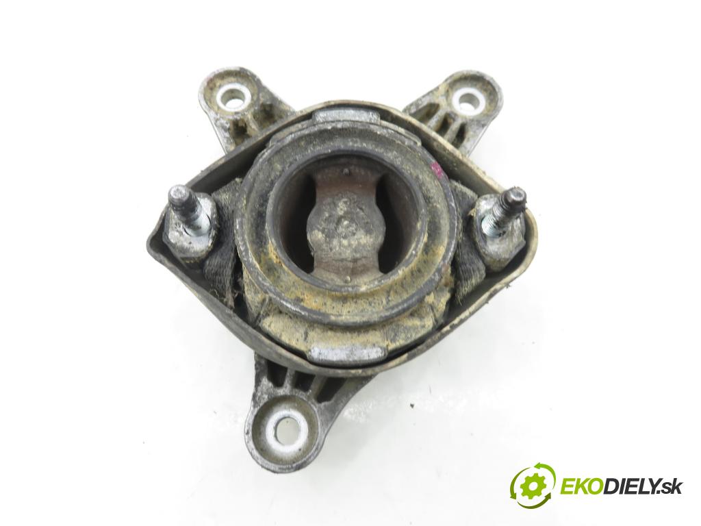 AUDI A4 (8E2, B6) SEDAN 2003 132,00 2.5 TDI V6 180 quattro - AKE 2496,00 Uchytenie prevodovky 8E0399115B