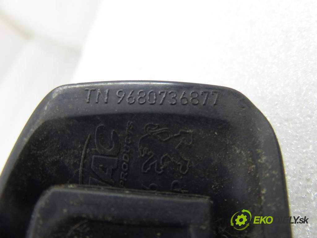 PEUGEOT 207 SW (WK_) KOMBI 2008 88,00 1.6 16V - 5FW (EP6) 1598,00 zábradlí: STŘECHA 9680736877 ; 9680736777