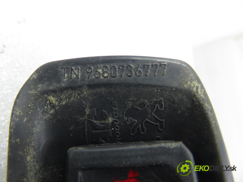 PEUGEOT 207 SW (WK_) KOMBI 2008 88,00 1.6 16V - 5FW (EP6) 1598,00 zábradlí: STŘECHA 9680736877 ; 9680736777