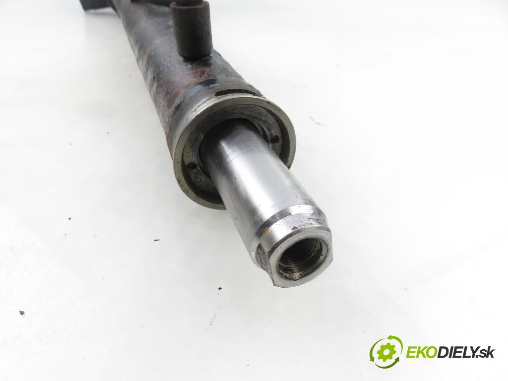 RENAULT SCENIC I (JA0/1_) MINIVAN 2001 75,00 1.9 dCi 102 - F9Q 732 1870,00 řízení ZE posilovačem 6820000021