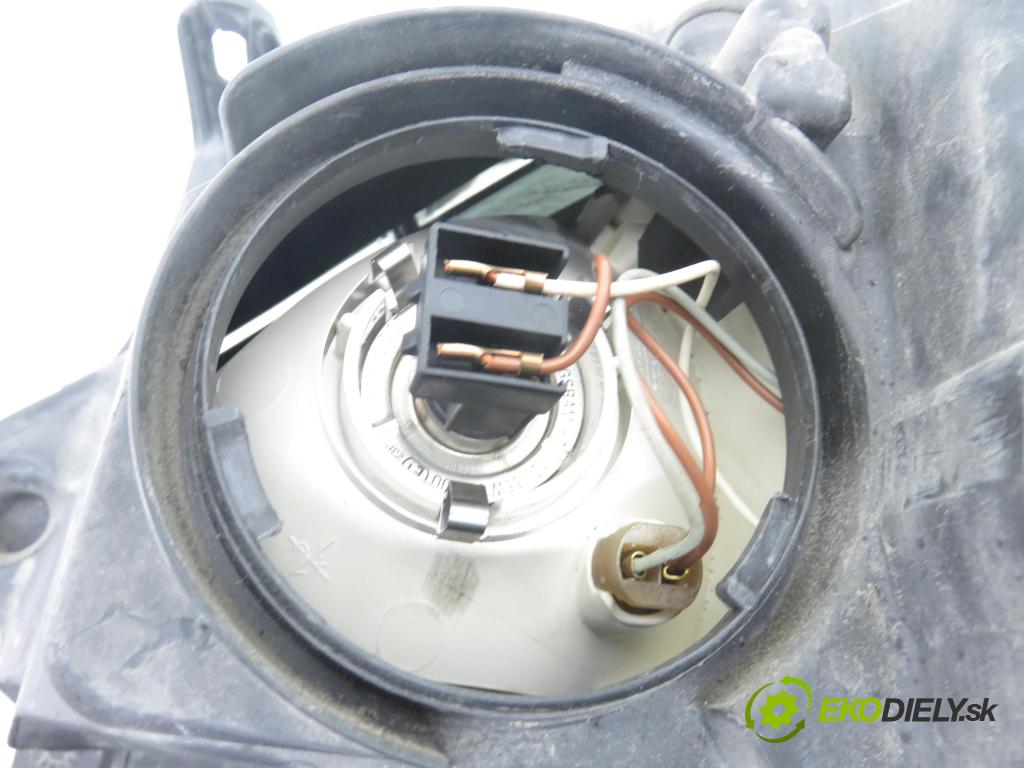 OPEL CORSA C (X01) HB 2004 59,00 1.2 16V Twinport 80 - Z 12 XEP 1229,00 Svetlo PP 0301172204