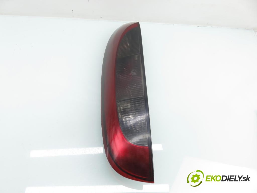 OPEL CORSA C (X01) HB 2004 59,00 1.2 Twinport - Z 12 XEP 1229,00 světlo levé zadní