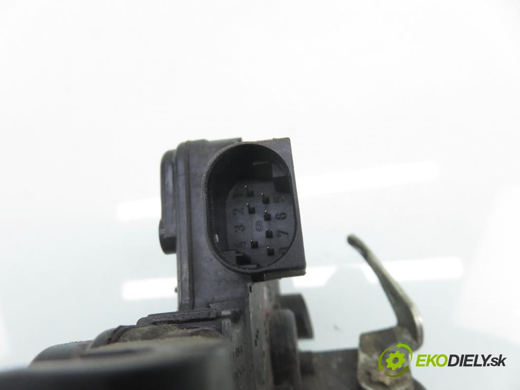 BMW 3 (E46) SEDAN 1999 77,00 316 i 105 - M43 B19 (194E1) 1895,00 zámok 8196031