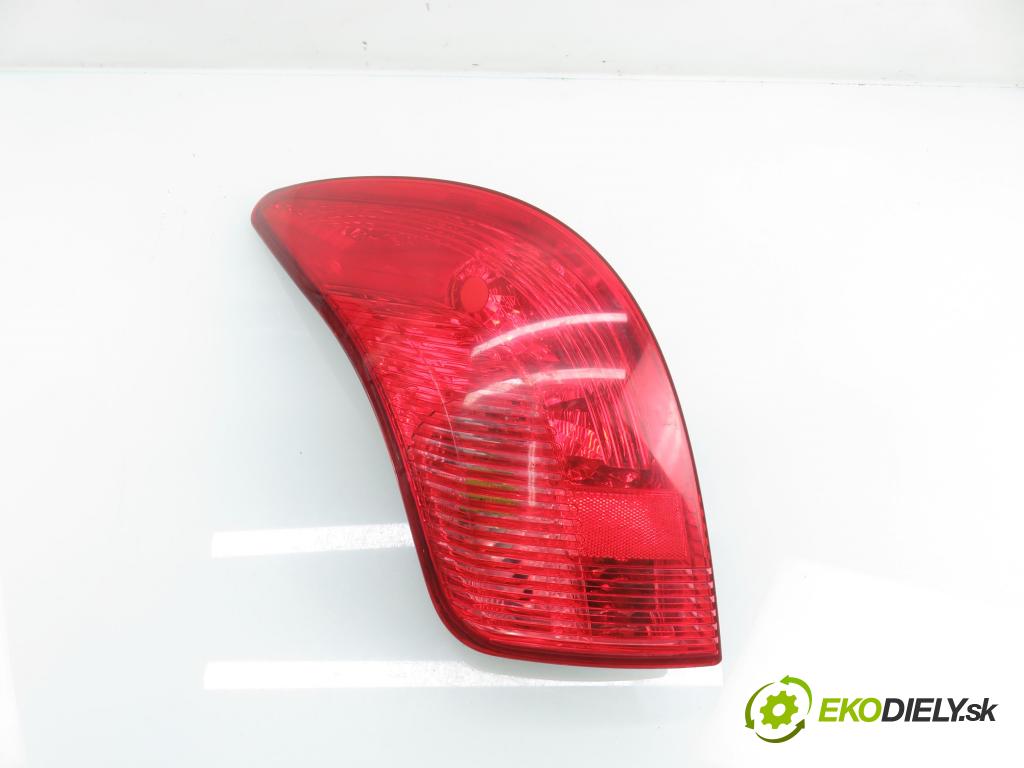 PEUGEOT 308 SW KOMBI 2008 88,00 1.6 16V - 5FW (EP6) 1598,00 světlo levé zadní 96814447XT