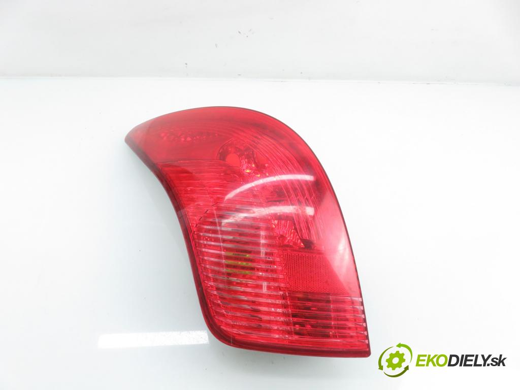 PEUGEOT 308 SW KOMBI 2008 88,00 1.6 16V - 5FW (EP6) 1598,00 světlo levé zadní 96814447XT
